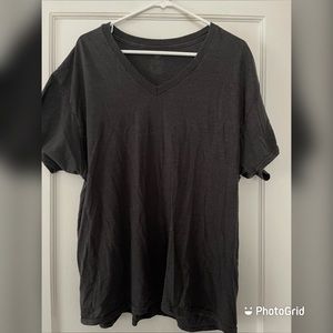 Hanes men’s vneck tee
